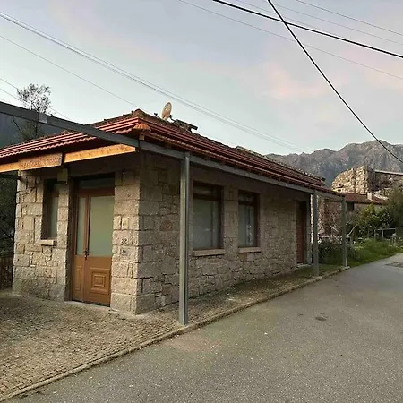 Refugio Do Agricultor - Geres Holiday home Montalegre